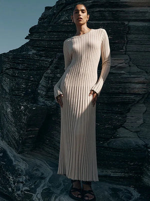 Ribbed Knit Maxi Dress: Elegant Autumn Style